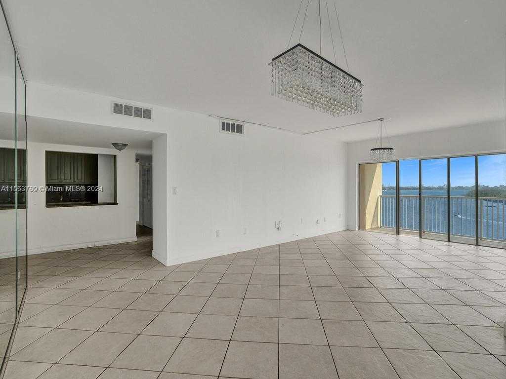 photo 3: 300 Bayview Dr Unit 906, Sunny Isles Beach FL 33160