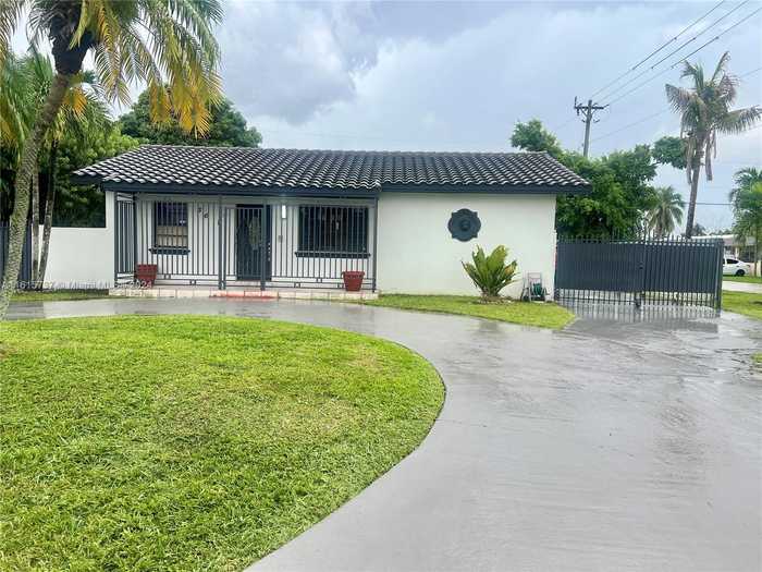 photo 1: 361 SW 120th Ave, Miami FL 33184