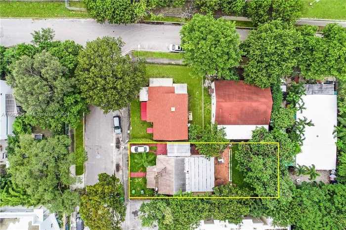 photo 2: 591 NW 34th St, Miami FL 33127