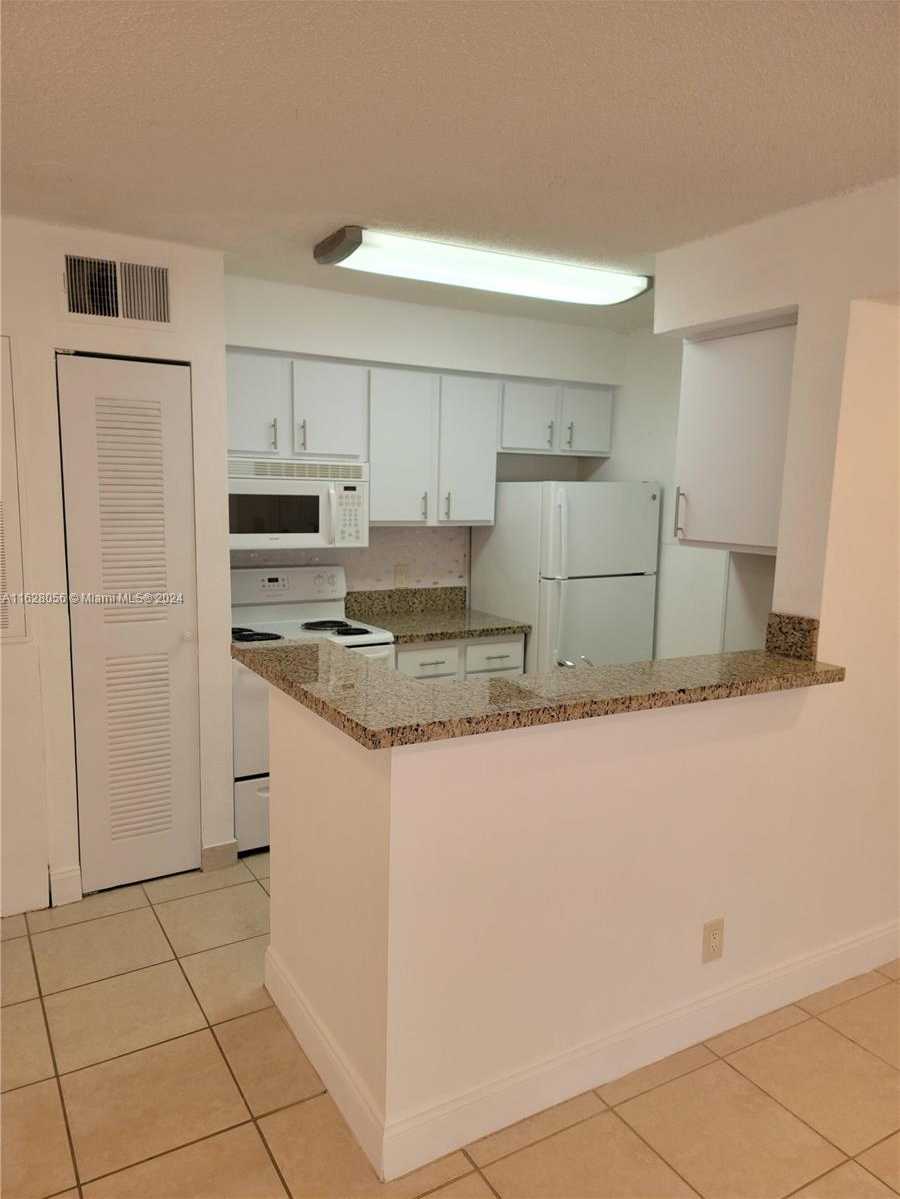 photo 3: 2900 S University Dr Unit 9107, Davie FL 33328