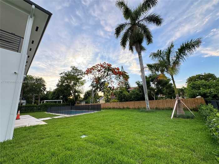 photo 16: 6401 SW 84th St, Miami FL 33143