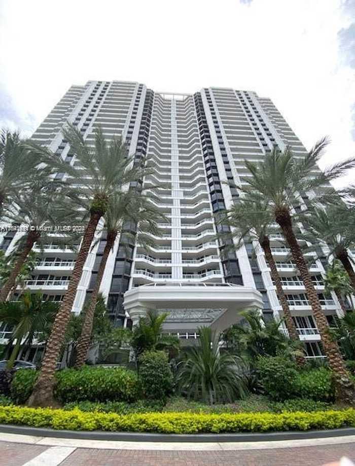 photo 1: 21055 Yacht Club Dr Unit 2804, Aventura FL 33180