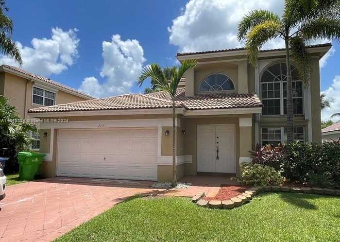 photo 1: 2314 NW 139th Ave, Sunrise FL 33323