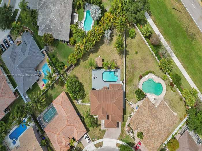 photo 74: 2300 NW 127th Ave, Pembroke Pines FL 33028