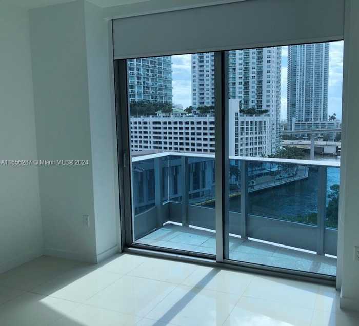 photo 15: 200 Biscayne Boulevard Way Unit 902, Miami FL 33131