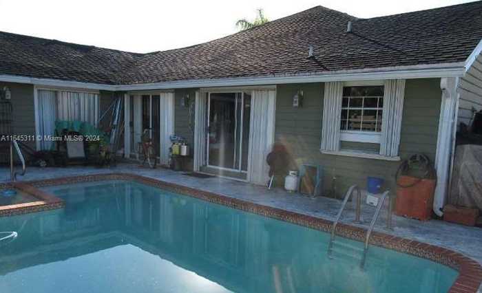 photo 2: 14035 SW 103rd Ter, Miami FL 33186