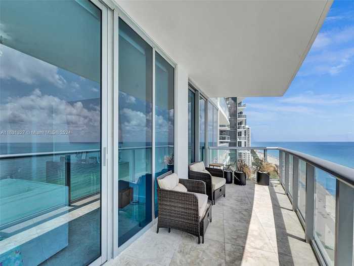 photo 2: 17001 Collins Ave Unit 1807, Sunny Isles Beach FL 33160