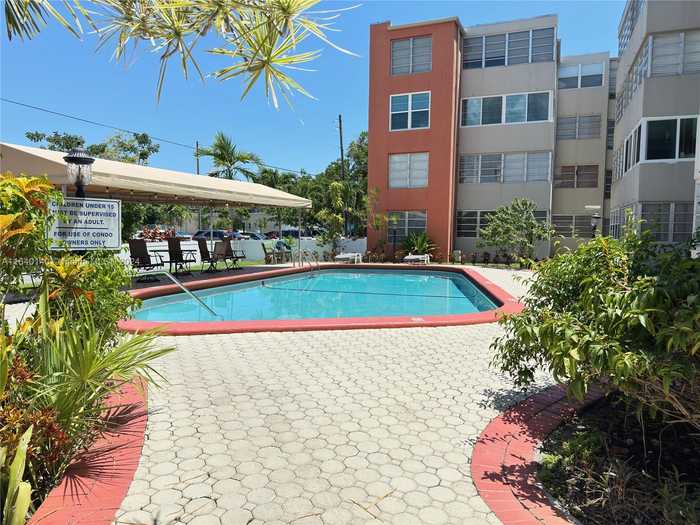 photo 12: Unit 212, North Miami Beach FL 33162