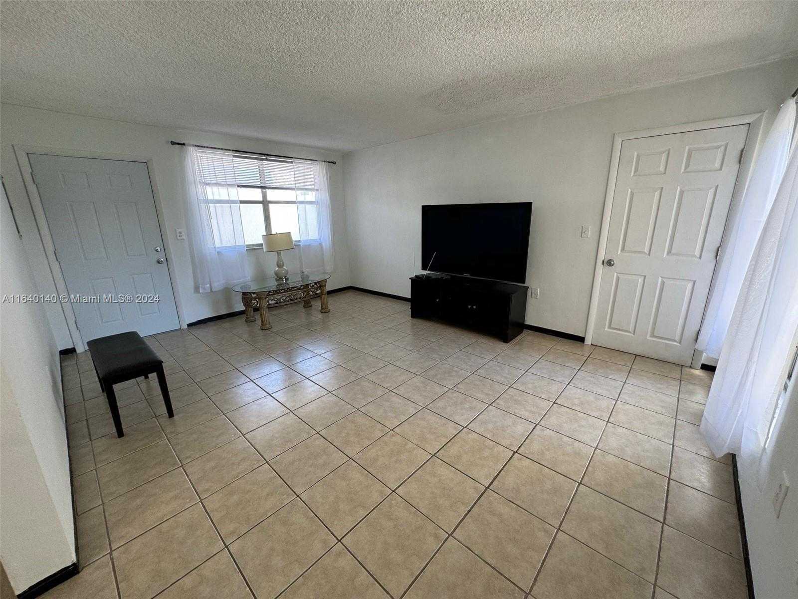 photo 3: 1850 NE 169th St Unit 212, North Miami Beach FL 33162