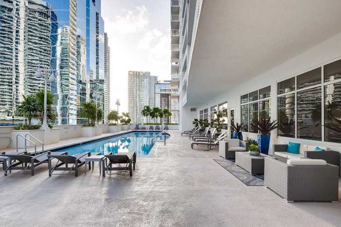 photo 2: 1200 Brickell Bay Dr Unit 3902, Miami FL 33131