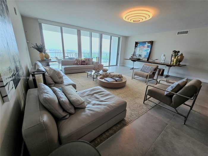 photo 2: 330 Sunny Isles Blvd Unit 5-2404, Sunny Isles Beach FL 33160