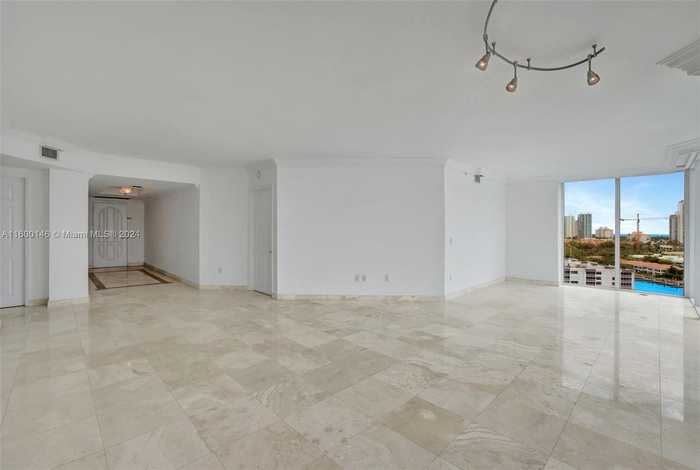 photo 2: 3370 Hidden Bay Dr Unit 1208, Aventura FL 33180