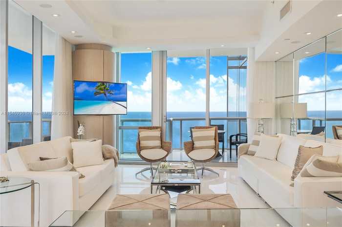 photo 1: 17121 Collins Ave Unit 2608, Sunny Isles Beach FL 33160