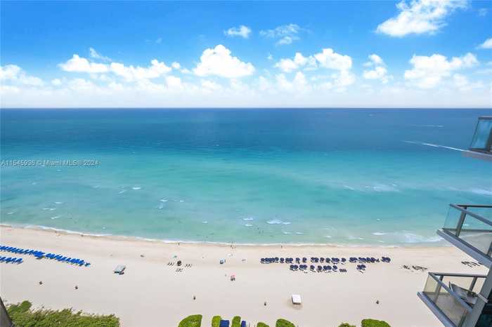 photo 2: 17121 Collins Ave Unit 2608, Sunny Isles Beach FL 33160