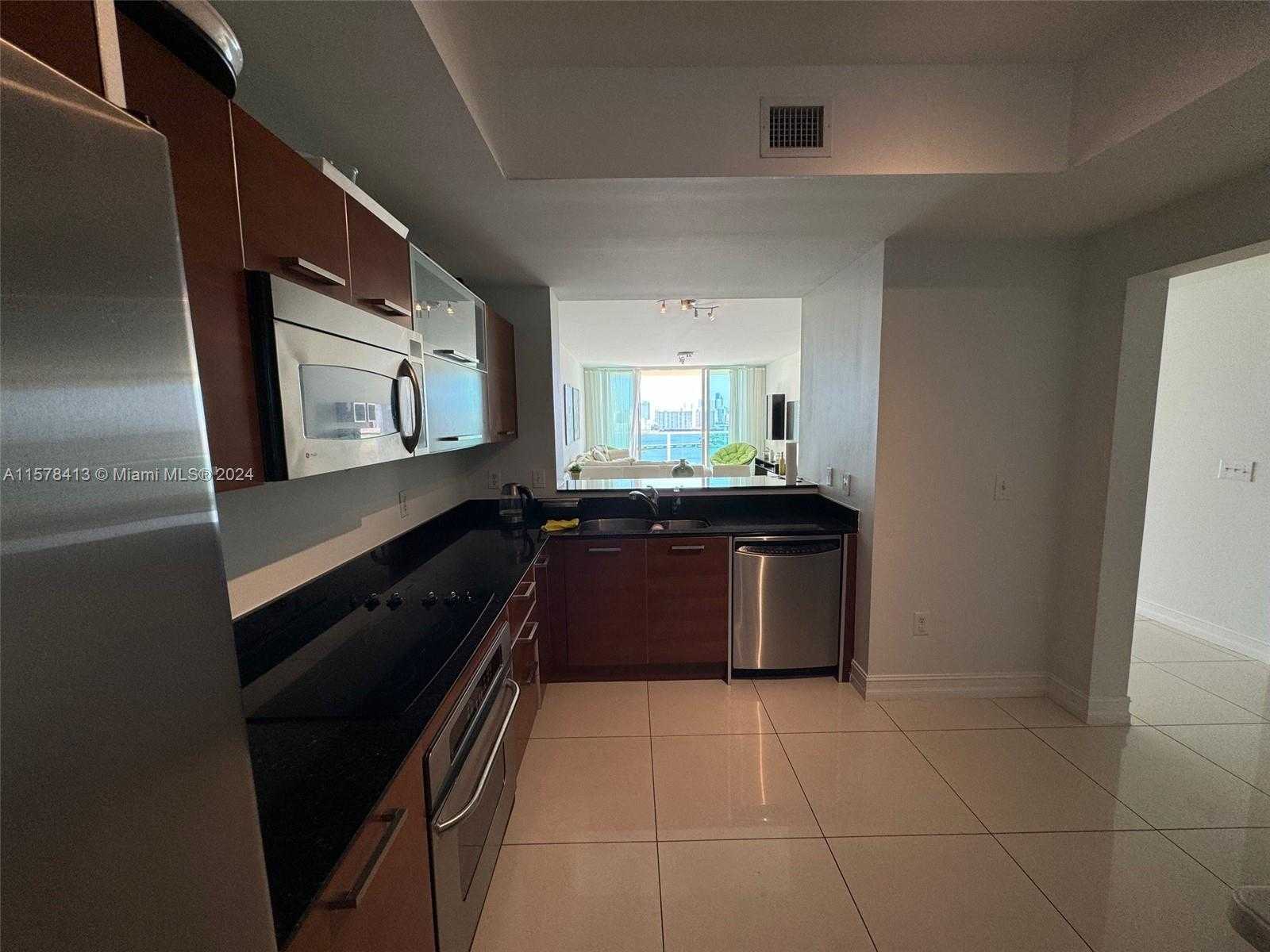 photo 3: 3330 NE 190th St Unit 1517, Aventura FL 33180