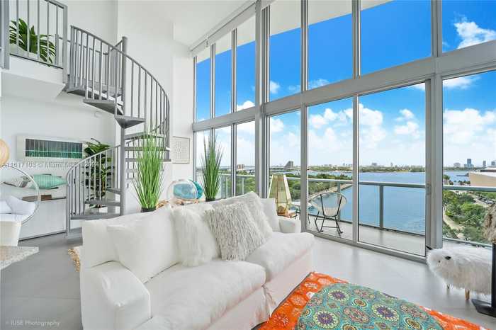 photo 1: 888 Biscayne Blvd Unit 905, Miami FL 33132