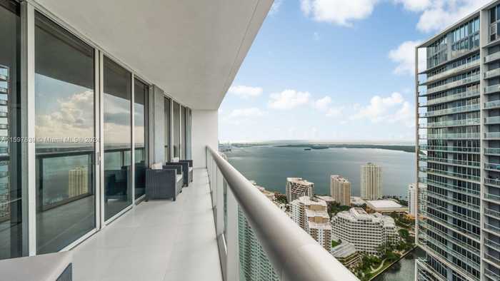 photo 16: 475 Brickell Ave Unit 5109, Miami FL 33131