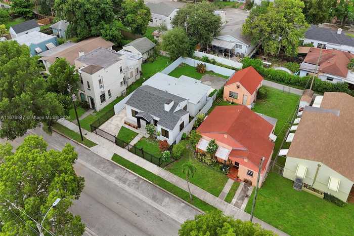 photo 2: undefined, Miami FL 33127