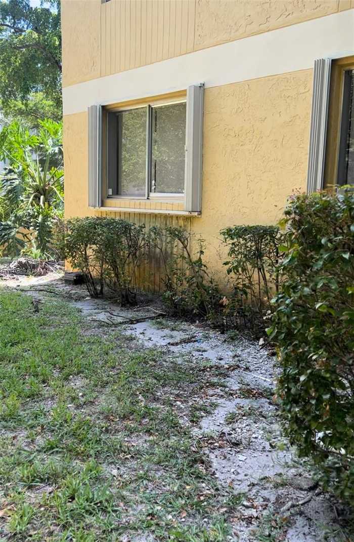 photo 36: 3001 N Oakland Forest Dr Unit 104, Oakland Park FL 33309