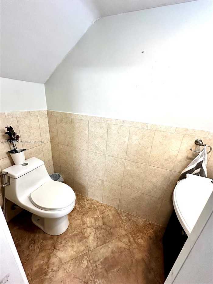 photo 26: 869 W 80th Pl Unit 869, Hialeah FL 33014