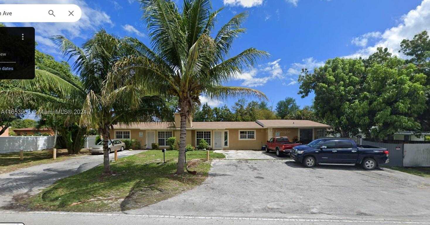 photo 1: 14871 NE 14th Ave, Miami FL 33161