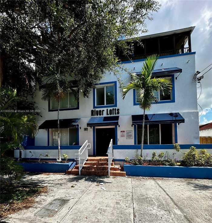 photo 1: 1021 NW 3rd St Unit 307, Miami FL 33128