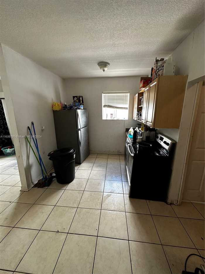 photo 2: 1021 NW 3rd St Unit 307, Miami FL 33128