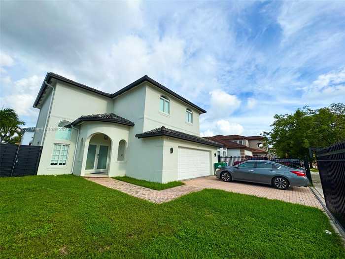 photo 1: 1533 SW 154th Path, Miami FL 33194