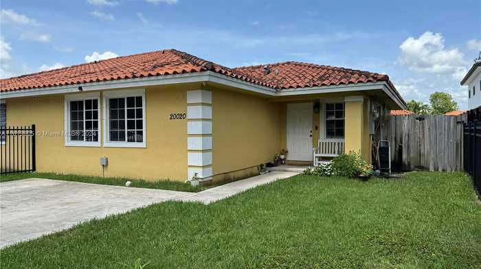 photo 1: 20020 SW 122nd Ave, Miami FL 33177