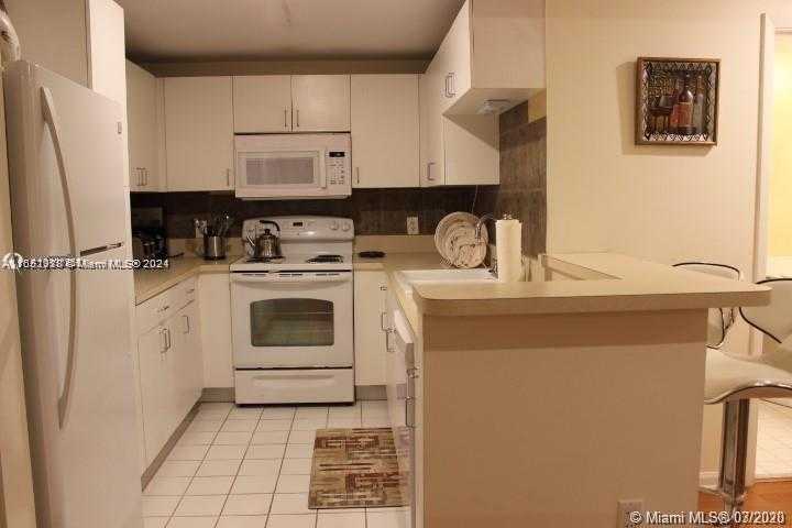 photo 3: 185 SE 14th Ter Unit 1407, Miami FL 33131