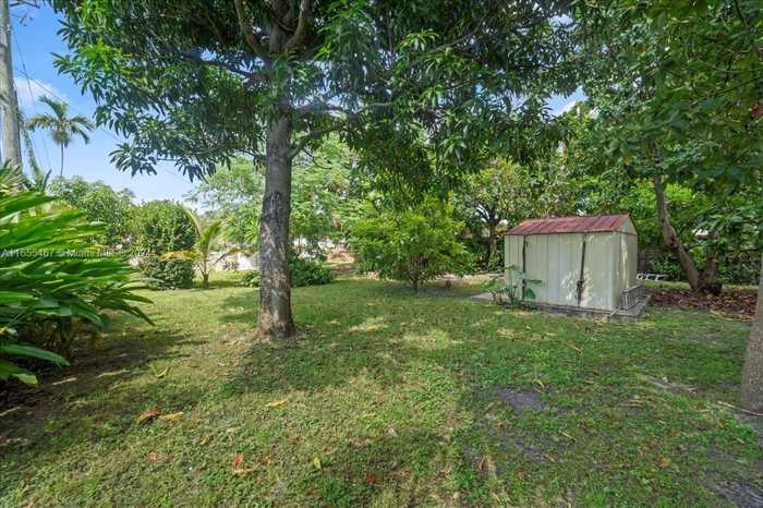 photo 21: 1270 W 35th St, Hialeah FL 33012