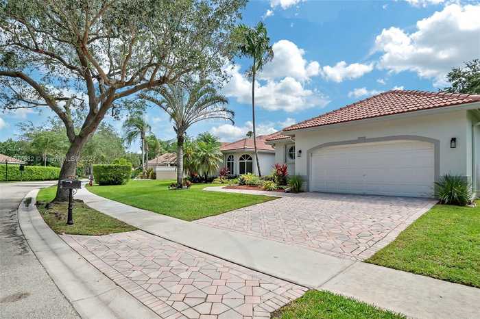 photo 2: 3212 Huntington, Weston FL 33332