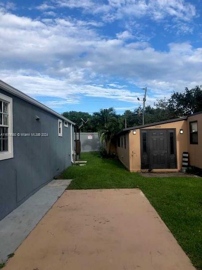 photo 15: 4848 sw 47th, Davie FL undefined