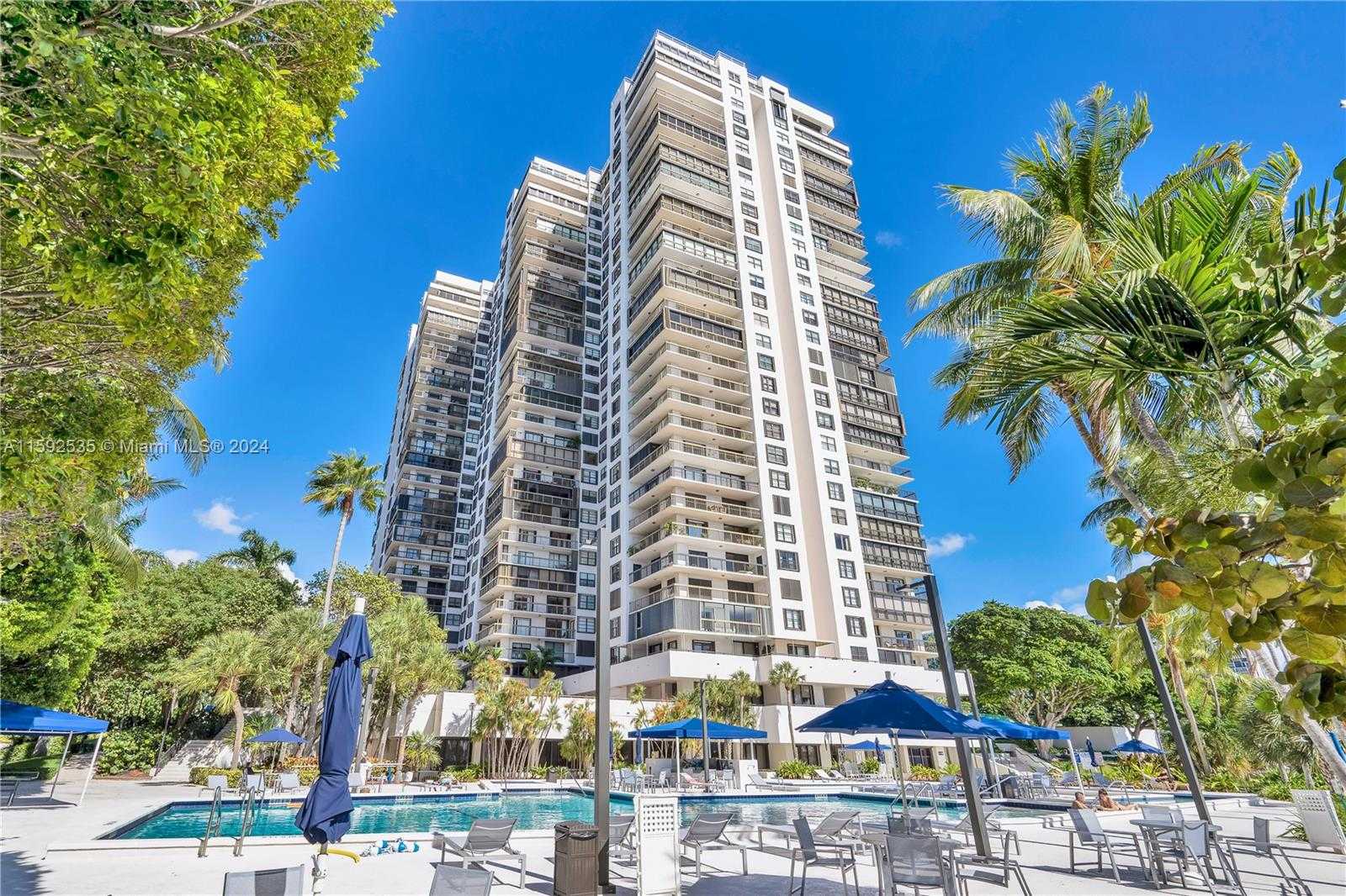 photo 1: 2333 Brickell Ave Unit 609, Miami FL 33129