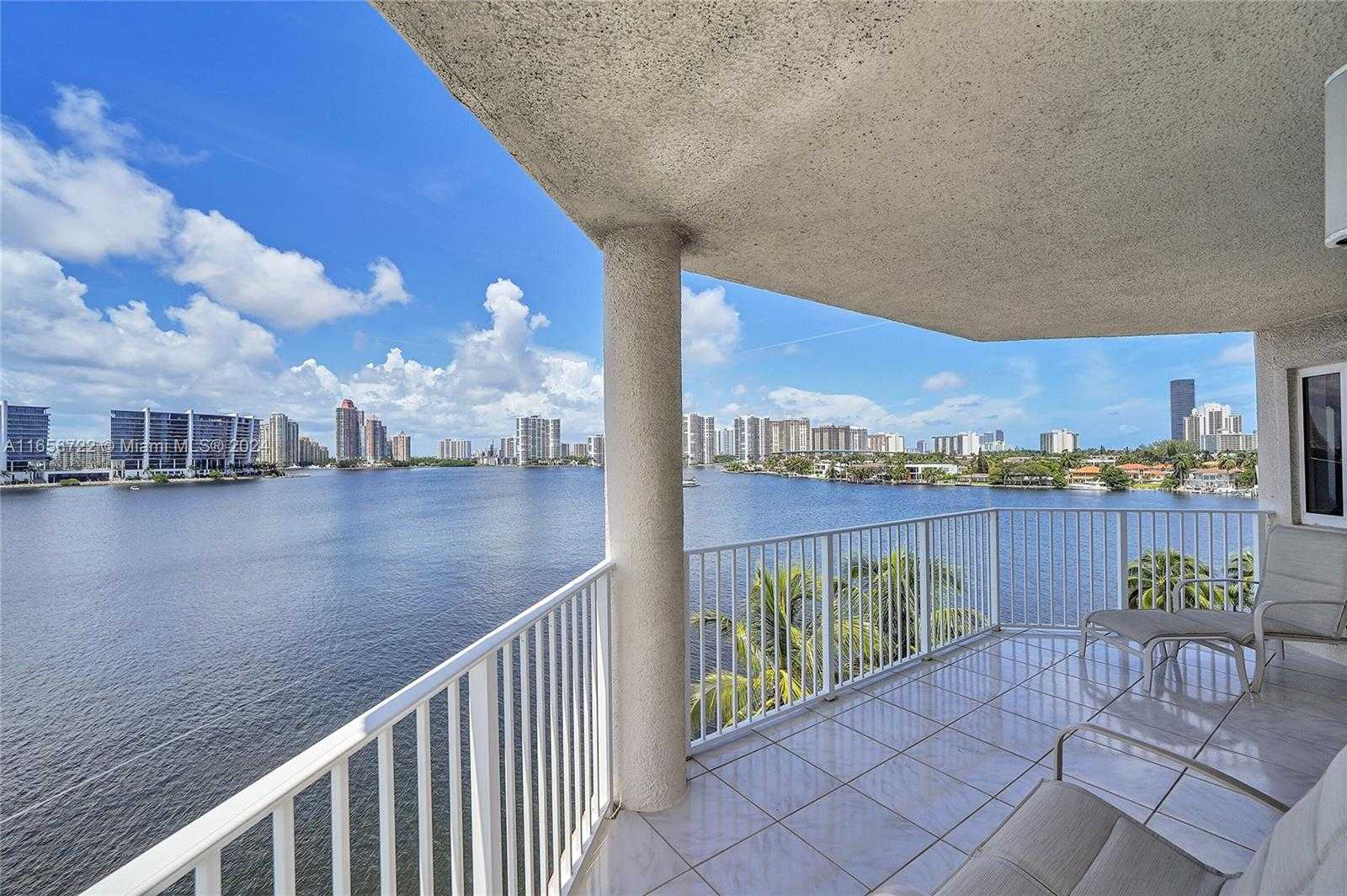 photo 2: 18260 N Bay Rd Unit 702, Sunny Isles Beach FL 33160