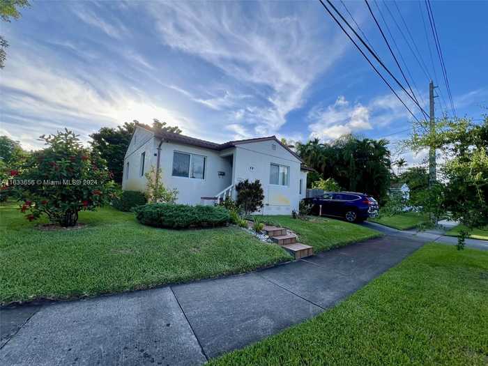 photo 1: 1860 SW 65th Ave, West Miami FL 33155