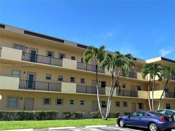 photo 1: 251 Berkley Rd Unit 304, Hollywood FL 33024