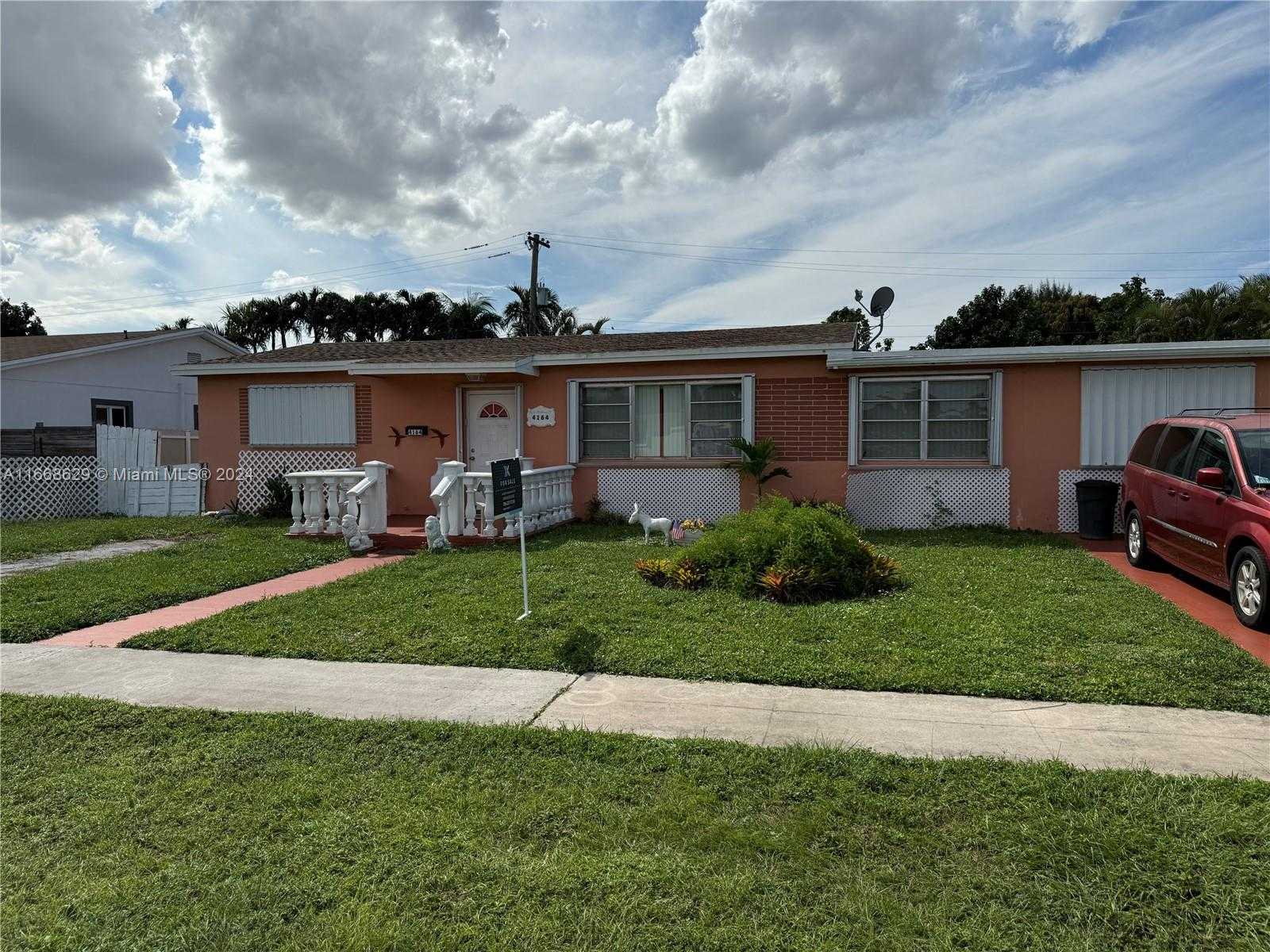 photo 2: 4164 W 6th Ave, Hialeah FL 33012