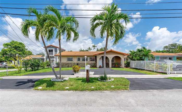 photo 1: 6751 SW 13th Ter, Miami FL 33144