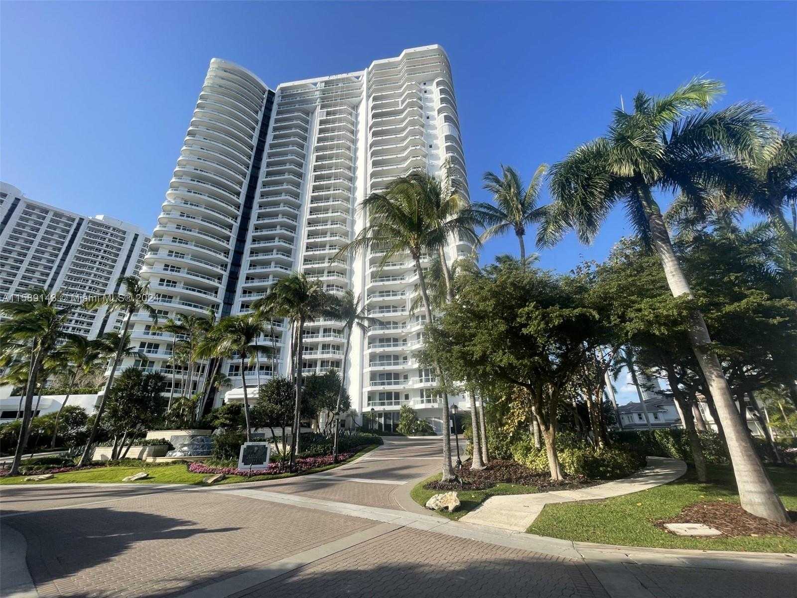 photo 2: 21050 NE 38th Ave Unit 305, Aventura FL 33180