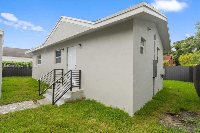 photo 2: 1484 NW 58th Ter, Miami FL 33142