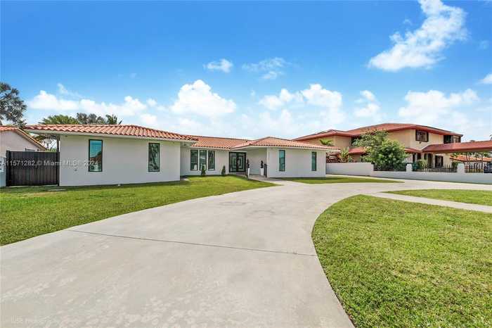 photo 2: 2721 SW 130th Ave, Miami FL 33175