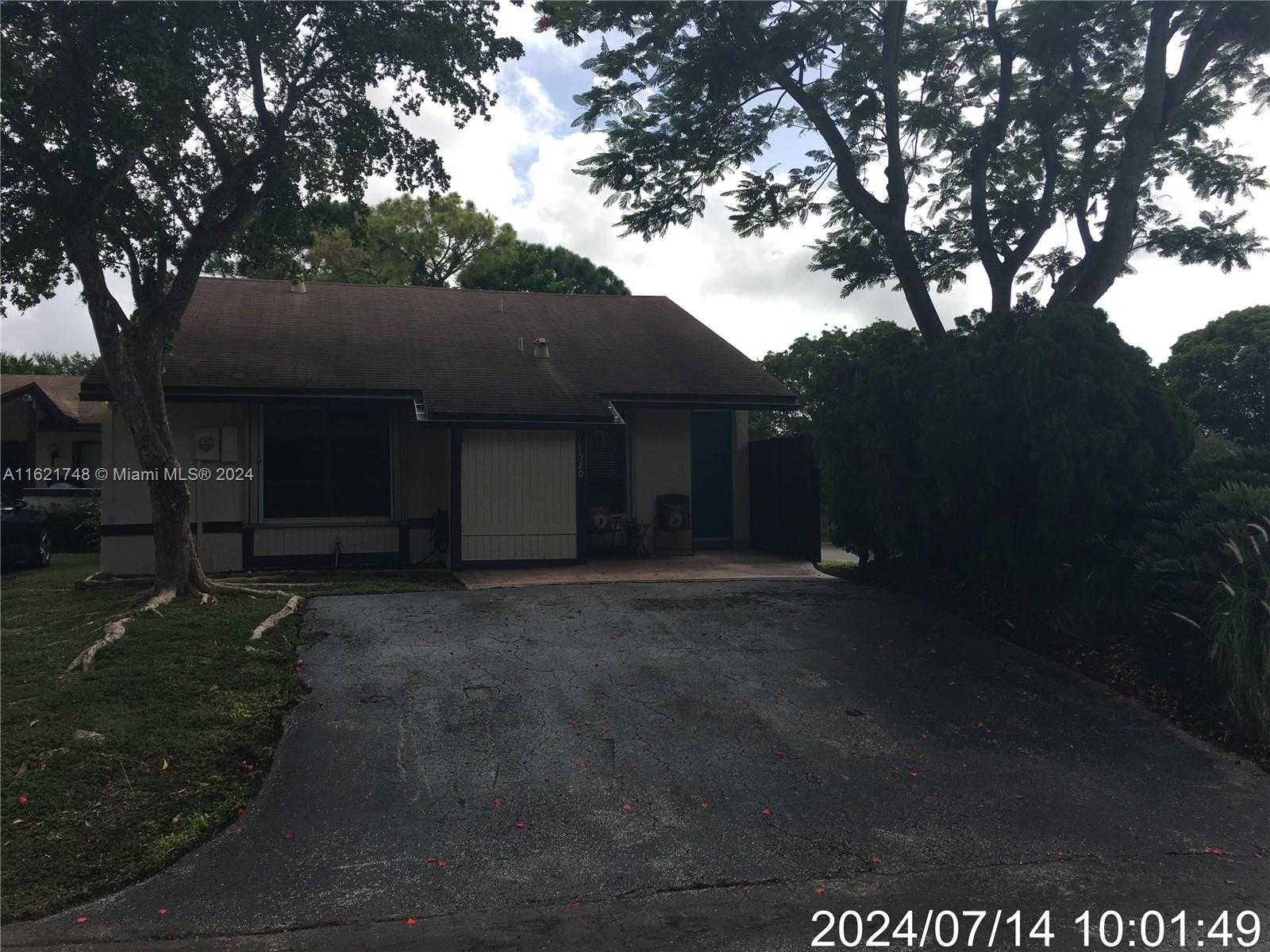 photo 1: 11570 SW 112th Ave, Miami FL 33176