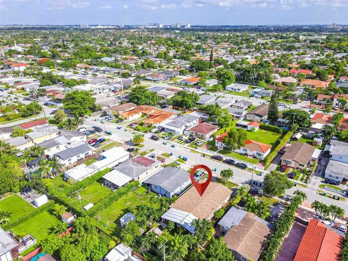 photo 1: 9340 SW 37th St, Miami FL 33165