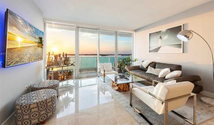 photo 2: 1331 Brickell Bay Dr Unit 2203, Miami FL 33131