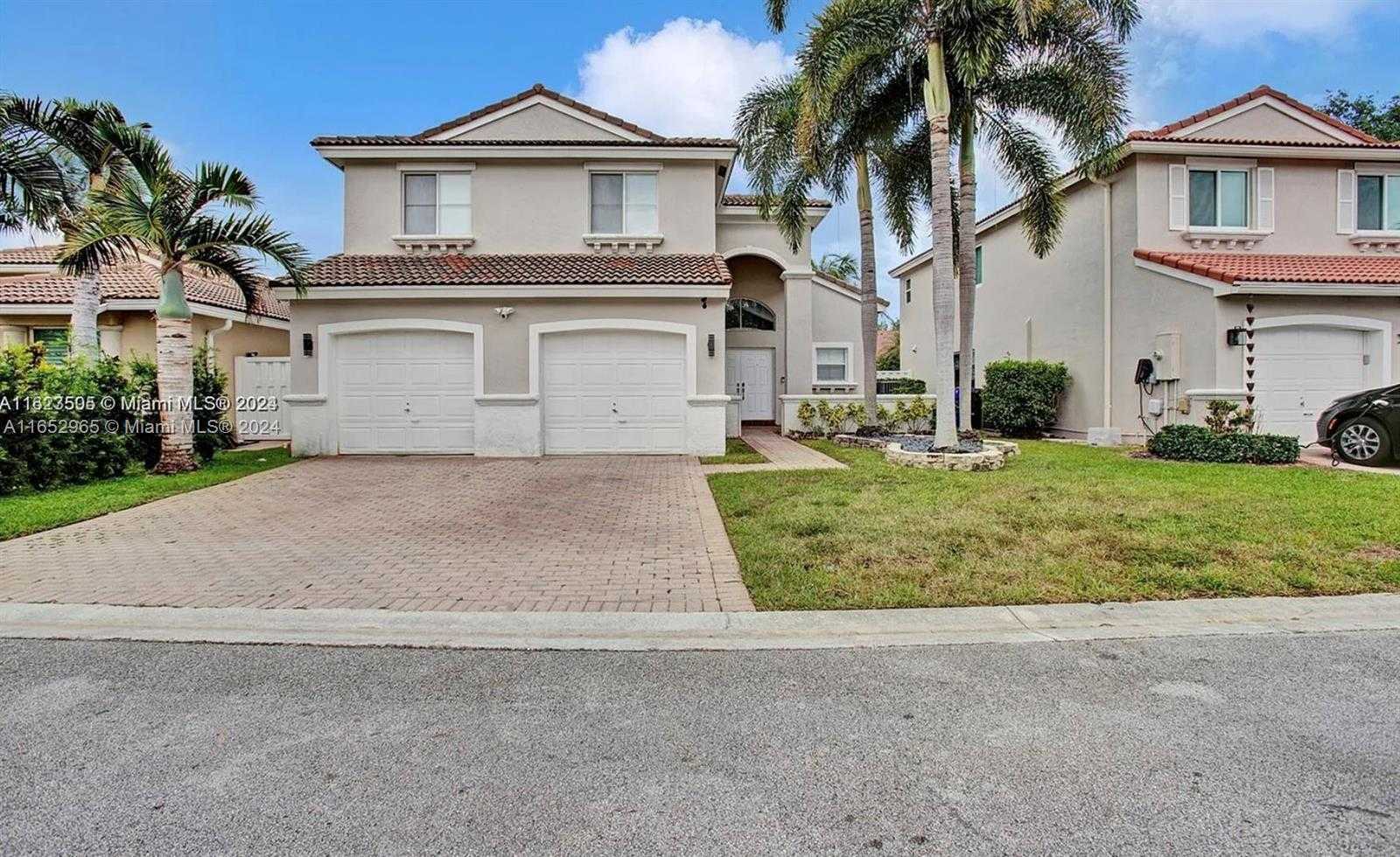 photo 3: 3432 SW 49th St, Hollywood FL 33312