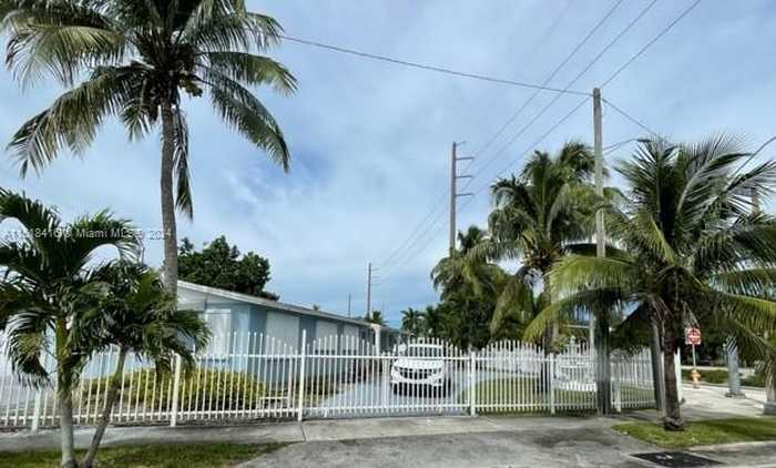 photo 2: 5200 NW 183rd St, Miami Gardens FL 33055