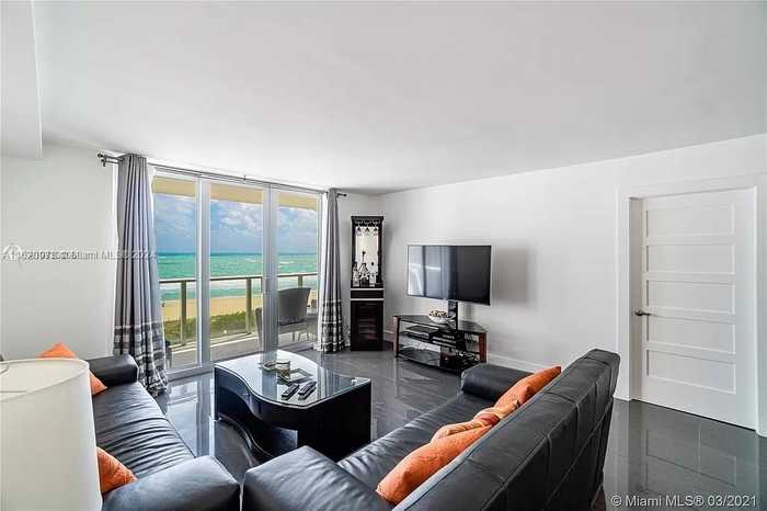 photo 2: 5701 Collins Ave Unit 610, Miami Beach FL 33140