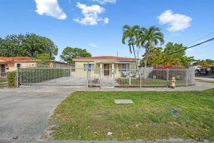 photo 1: 200 SW 61st Ave, Miami FL 33144