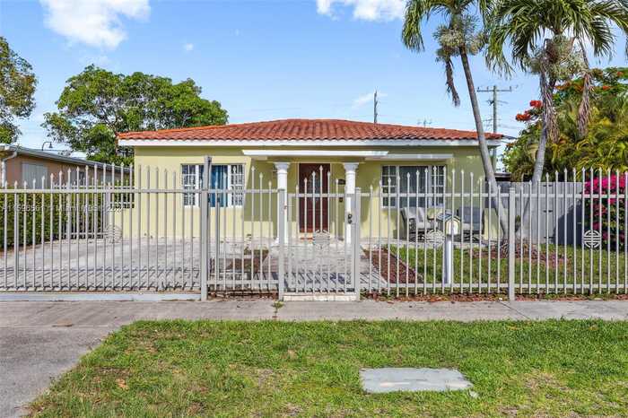 photo 2: 200 SW 61st Ave, Miami FL 33144